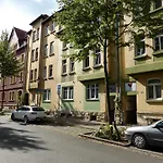 Friedrich Schiller, 2 Schlafzimmer, Balkon,kostenloses Wifi, Naehe Zentrum, דירה *