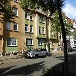 Lägenhet Ferienwohnung Friedrich Schiller, 2 Schlafzimmer, Balkon,kostenloses Wifi, Nahe Zentrum,