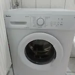 Friedrich Schiller, 2 Schlafzimmer, Balkon,kostenloses Wifi, Naehe Zentrum, דירה *