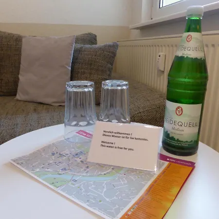 Ferienwohnung Friedrich Schiller, 2 Schlafzimmer, Balkon,kostenloses Wifi, Nahe Zentrum, Apartment Jena