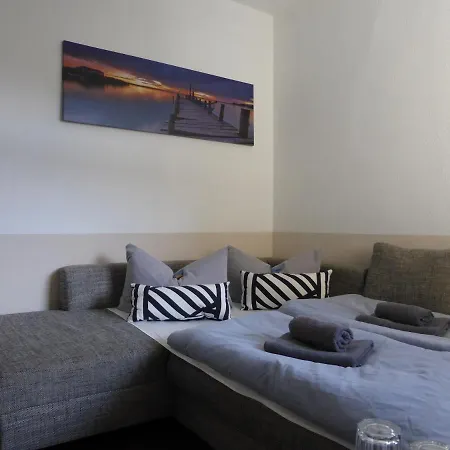Ferienwohnung Friedrich Schiller, 2 Schlafzimmer, Balkon,kostenloses Wifi, Nahe Zentrum, Apartment Jena