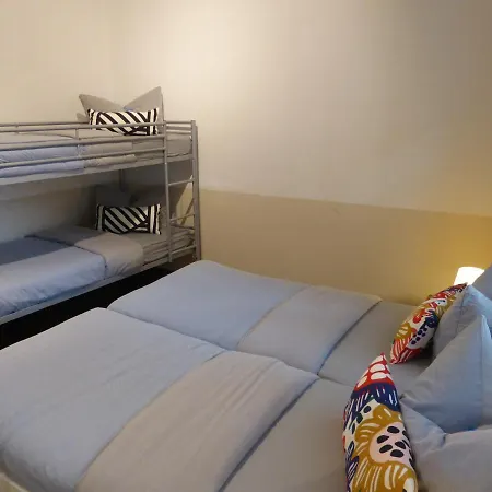 Ferienwohnung Friedrich Schiller, 2 Schlafzimmer, Balkon,kostenloses Wifi, Nahe Zentrum, Apartment Jena