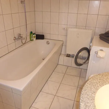 Apartment Ferienwohnung Friedrich Schiller, 2 Schlafzimmer, Balkon,kostenloses Wifi, Nahe Zentrum, Jena