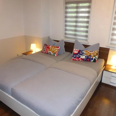 Friedrich Schiller, 2 Schlafzimmer, Balkon,kostenloses Wifi, Naehe Zentrum, Appartement Iéna