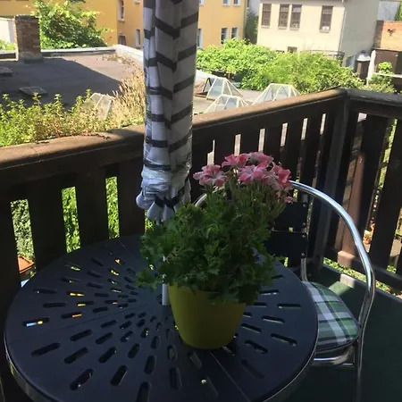 Ferienwohnung Friedrich Schiller, 2 Schlafzimmer, Balkon,kostenloses Wifi, Nahe Zentrum, * Jena