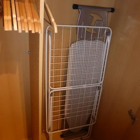 Apartment Ferienwohnung Friedrich Schiller, 2 Schlafzimmer, Balkon,kostenloses Wifi, Nahe Zentrum, Jena