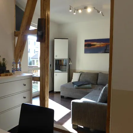 Ferienwohnung Friedrich Schiller, 2 Schlafzimmer, Balkon,kostenloses Wifi, Nahe Zentrum,