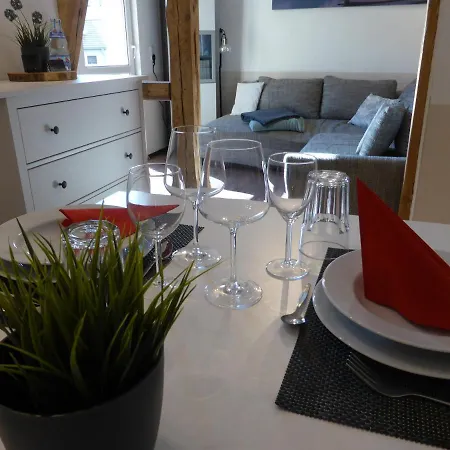 Ferienwohnung Friedrich Schiller, 2 Schlafzimmer, Balkon,kostenloses Wifi, Nahe Zentrum, Jena