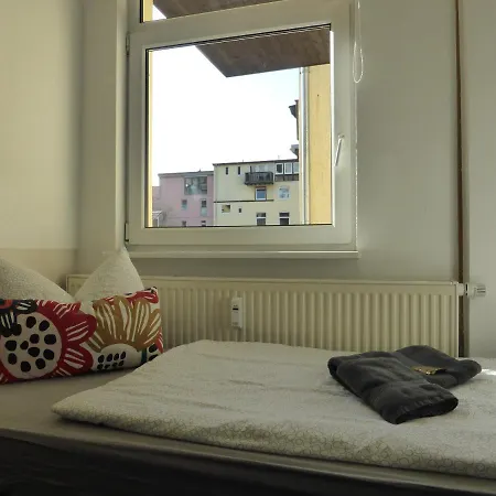 Ferienwohnung Friedrich Schiller, 2 Schlafzimmer, Balkon,kostenloses Wifi, Nahe Zentrum, * Jena