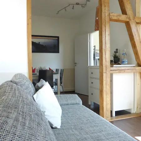 Ferienwohnung Friedrich Schiller, 2 Schlafzimmer, Balkon,kostenloses Wifi, Nahe Zentrum, * Jena