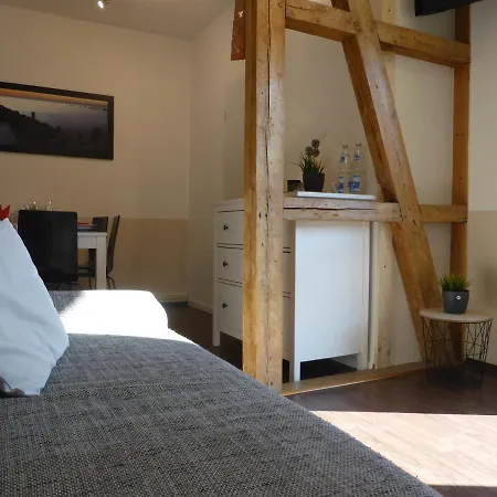Ferienwohnung Friedrich Schiller, 2 Schlafzimmer, Balkon,kostenloses Wifi, Nahe Zentrum, * Jena