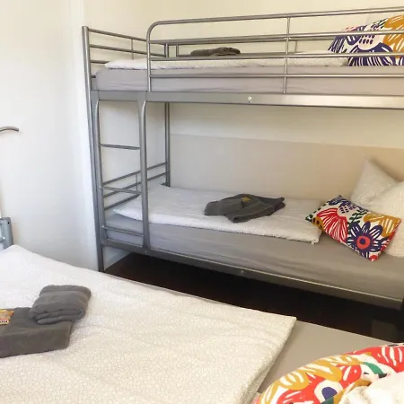 Ferienwohnung Friedrich Schiller, 2 Schlafzimmer, Balkon,kostenloses Wifi, Nahe Zentrum, Apartment Jena