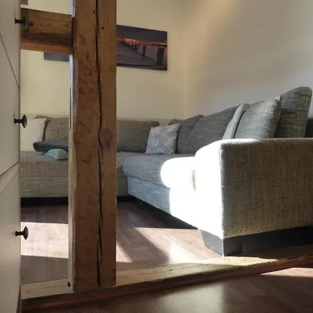 Ferienwohnung Friedrich Schiller, 2 Schlafzimmer, Balkon,kostenloses Wifi, Nahe Zentrum, Апартаменты Ена