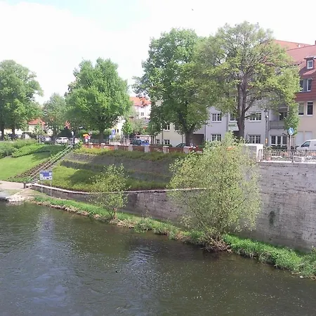 Ferienwohnung Friedrich Schiller, 2 Schlafzimmer, Balkon,kostenloses Wifi, Nahe Zentrum, Jena
