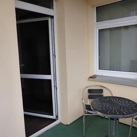 Friedrich Schiller, 2 Schlafzimmer, Balkon,kostenloses Wifi, Naehe Zentrum, Appartement *