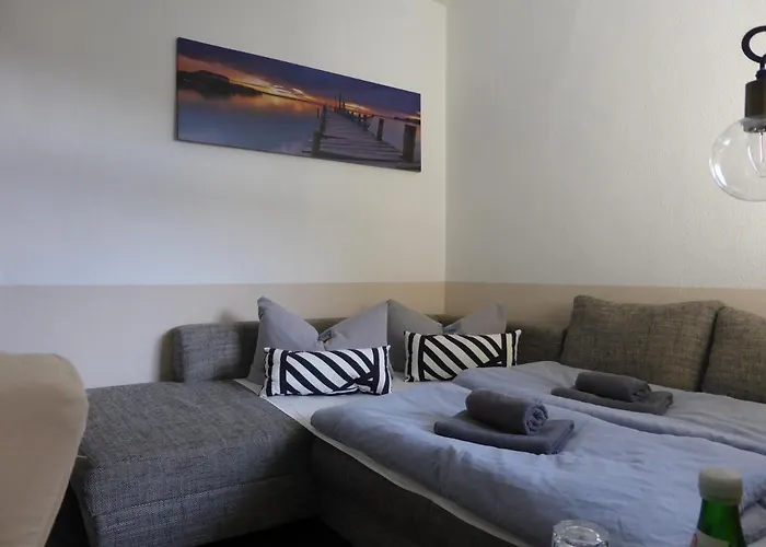 Friedrich Schiller, 2 Schlafzimmer, Balkon,kostenloses Wifi, Nähe Zentrum, Apartment Jena