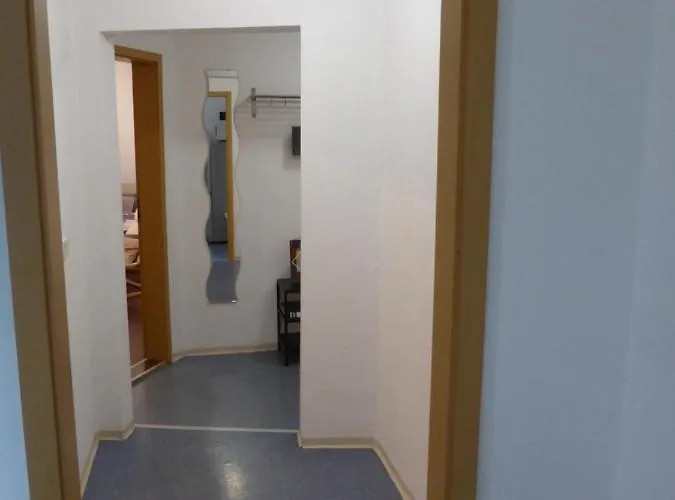 Apartment Friedrich Schiller, 2 Schlafzimmer, Balkon,kostenloses Wifi, Nähe Zentrum, *