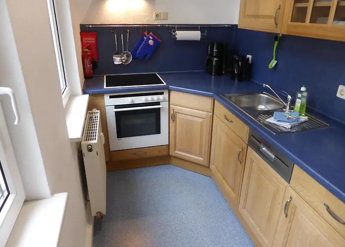 Ferienwohnung Friedrich Schiller, 2 Schlafzimmer, Balkon,kostenloses Wifi, Nahe Zentrum, Lägenhet