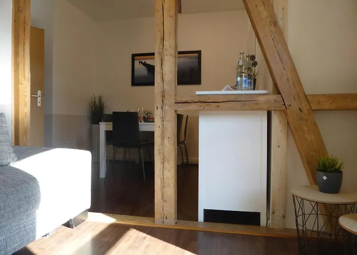 Ferienwohnung Friedrich Schiller, 2 Schlafzimmer, Balkon,kostenloses Wifi, Nahe Zentrum, Lägenhet