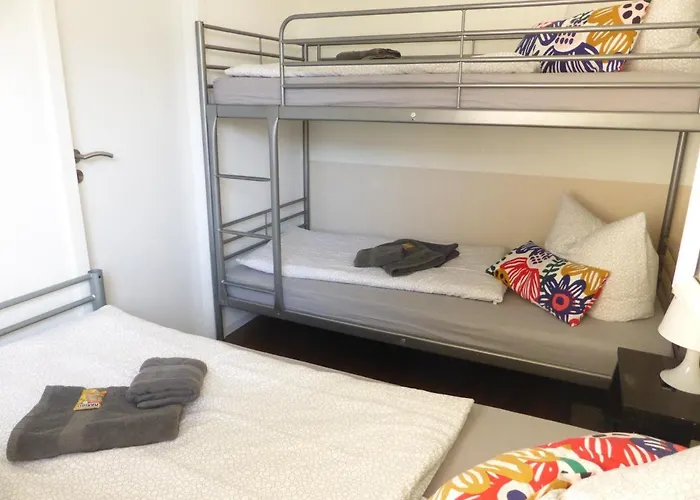 Ferienwohnung Friedrich Schiller, 2 Schlafzimmer, Balkon,kostenloses Wifi, Nahe Zentrum, Lägenhet Jena