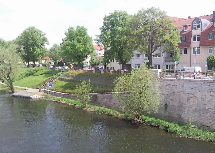 Ferienwohnung Friedrich Schiller, 2 Schlafzimmer, Balkon,kostenloses Wifi, Nahe Zentrum, Jena