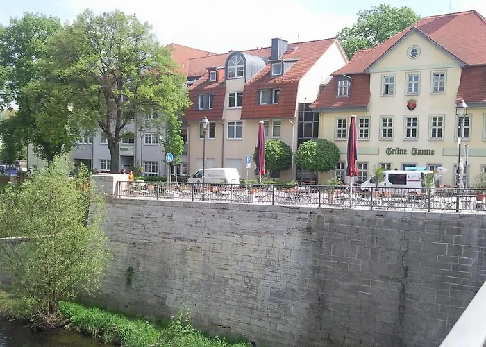 Lägenhet Ferienwohnung Friedrich Schiller, 2 Schlafzimmer, Balkon,kostenloses Wifi, Nahe Zentrum,