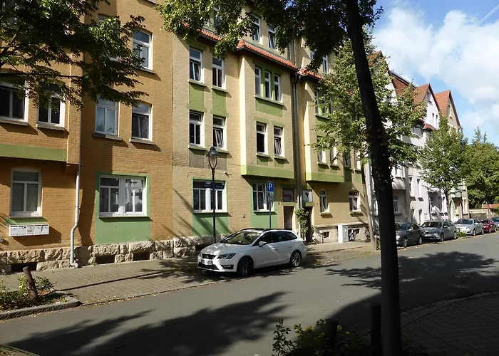 Lägenhet Ferienwohnung Friedrich Schiller, 2 Schlafzimmer, Balkon,kostenloses Wifi, Nahe Zentrum,