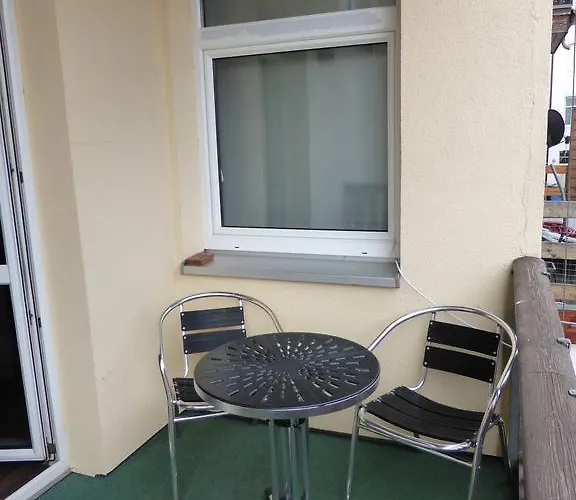 Ferienwohnung Friedrich Schiller, 2 Schlafzimmer, Balkon,kostenloses Wifi, Nahe Zentrum, * Jena